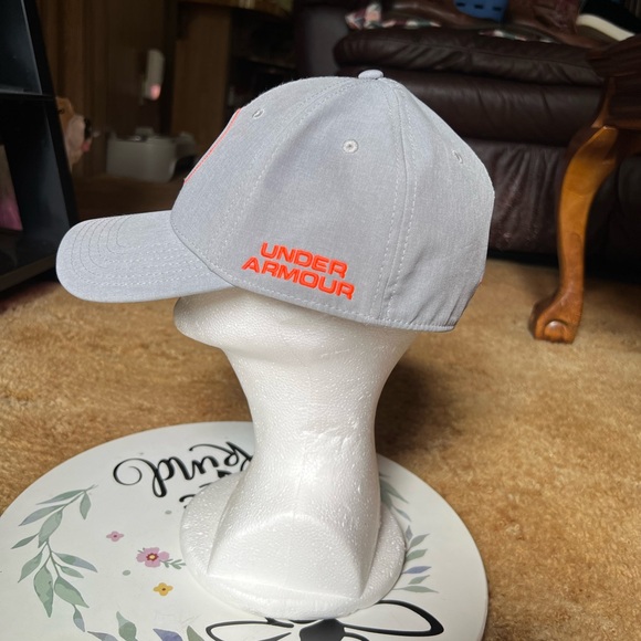Under Armour Mens Blitzing Golf Hat Stretch Fit Cap M/L Orange Logo. - Picture 14 of 17